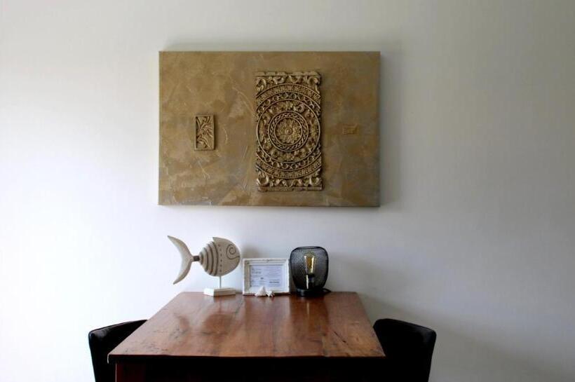 استودیوی لوکس, Casa Mantana Bonaire