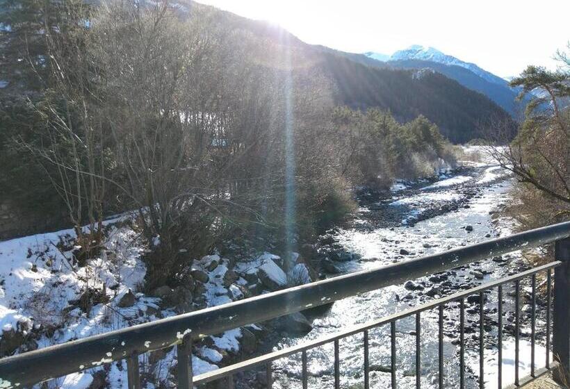 家庭间, Auberge Du Bachelard