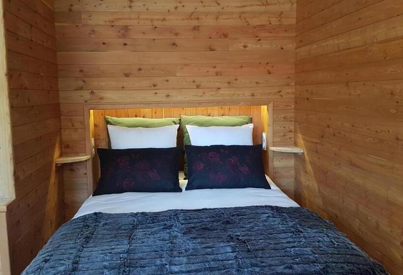 غرفة عائلية, Auberge Du Bachelard