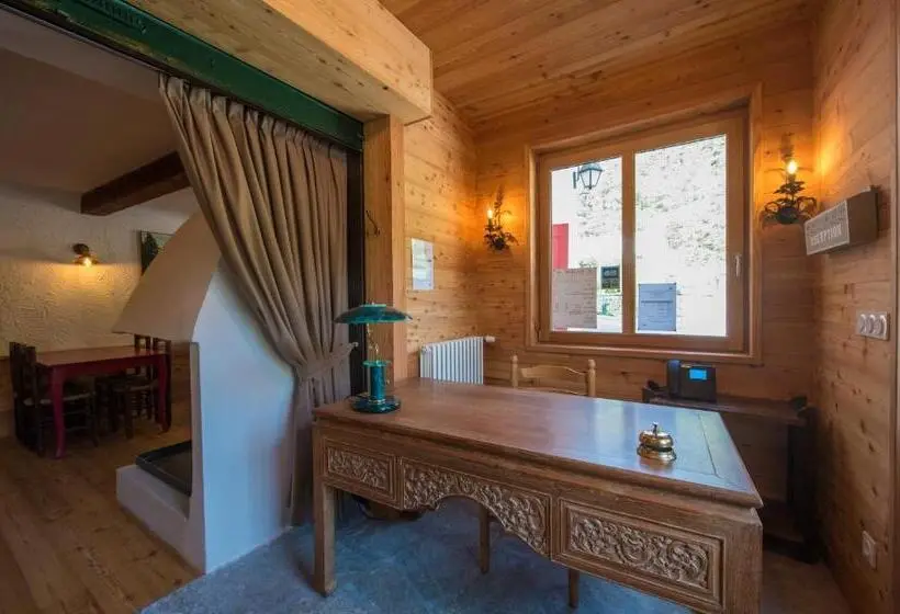 آپارتمان 2 خوابه, Auberge Du Bachelard