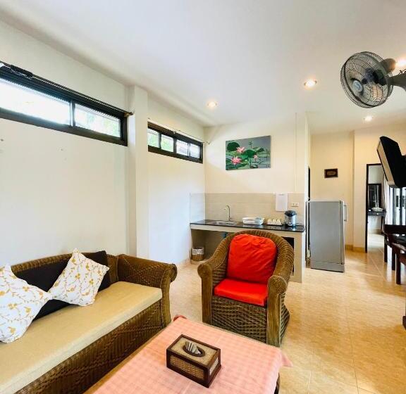 חדר משפחתי נוף לגינה, Meewaya