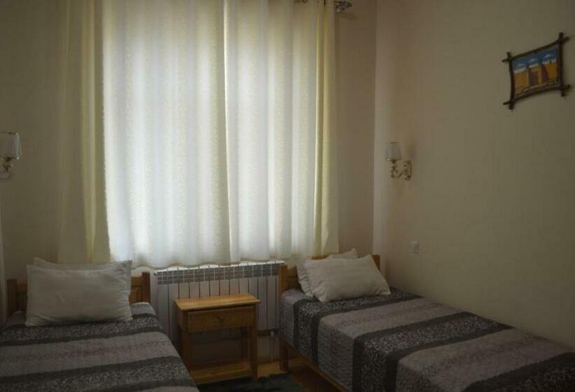 Номер Стандарт, Old Town