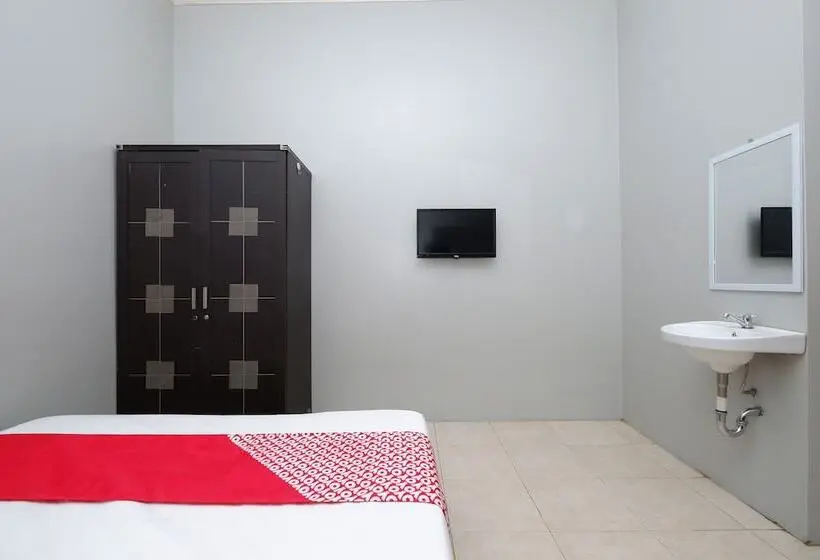 StandaardKamer, Oyo 2737 D Kost