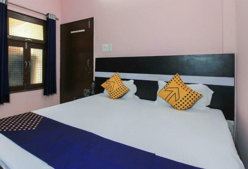 스탠다드 룸, Spot On Yuvraj Guest House