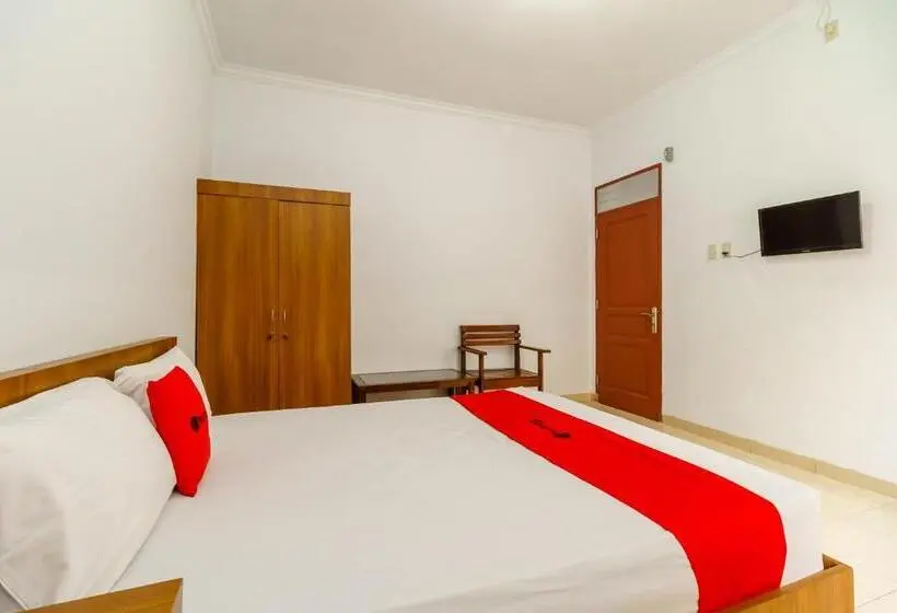 デラックスルーム, Reddoorz Syariah@jalan Dr Mansyur Medan