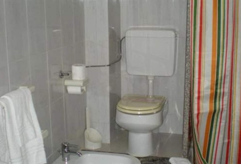 غرفة قياسية ثلاثية, Aer Hotel Malpensa