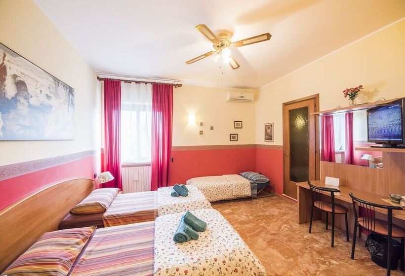 اتاق استاندارد سه نفره, Aurora Rooms