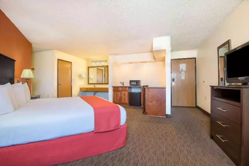 キングサイズベッドのスタンダードルーム, Americinn By Wyndham Ames