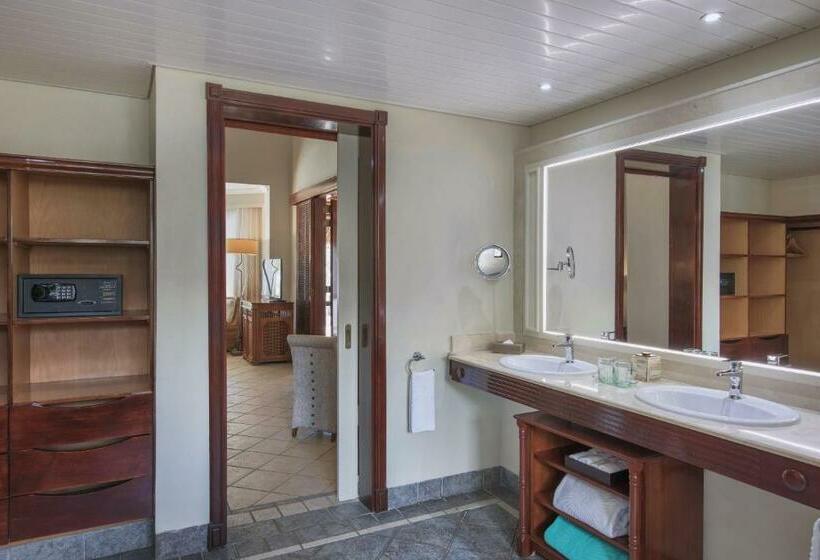 سوییت جونیور, Dinarobin Beachcomber Golf Resort & Spa