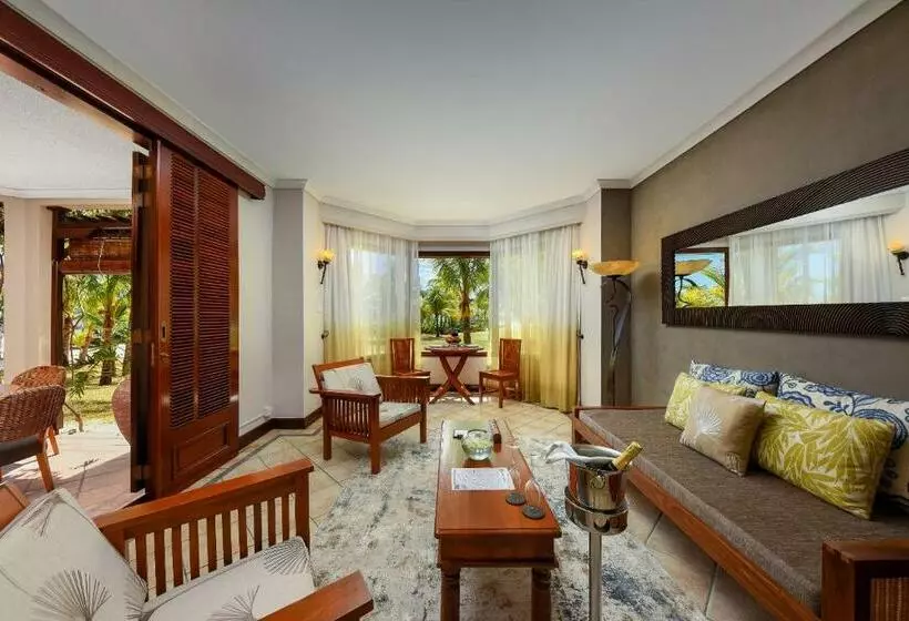 سوئیت سینیور, Dinarobin Beachcomber Golf Resort & Spa