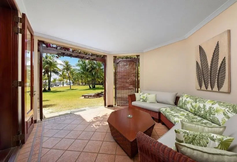 سوییت جونیور با چشم‌انداز دریا, Dinarobin Beachcomber Golf Resort & Spa