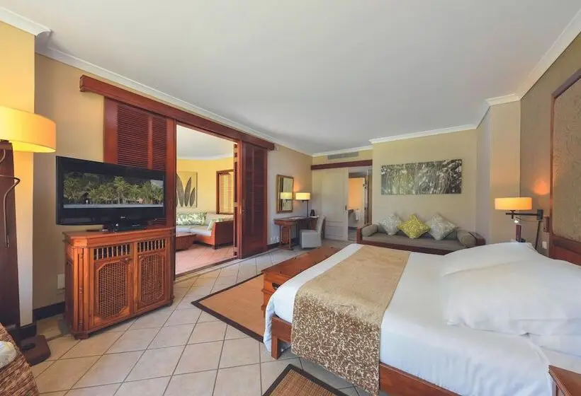 سوییت جونیور با چشم‌انداز دریا, Dinarobin Beachcomber Golf Resort & Spa