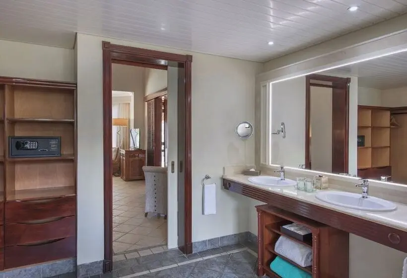 سوئیت خانواده 2 خوابه, Dinarobin Beachcomber Golf Resort & Spa