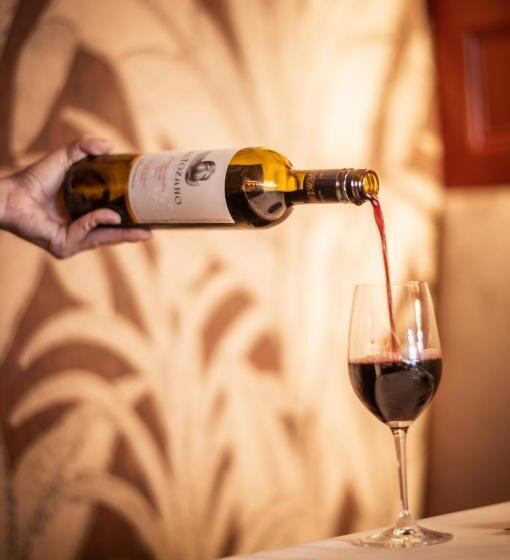 اتاق خانوادگی, Halbert