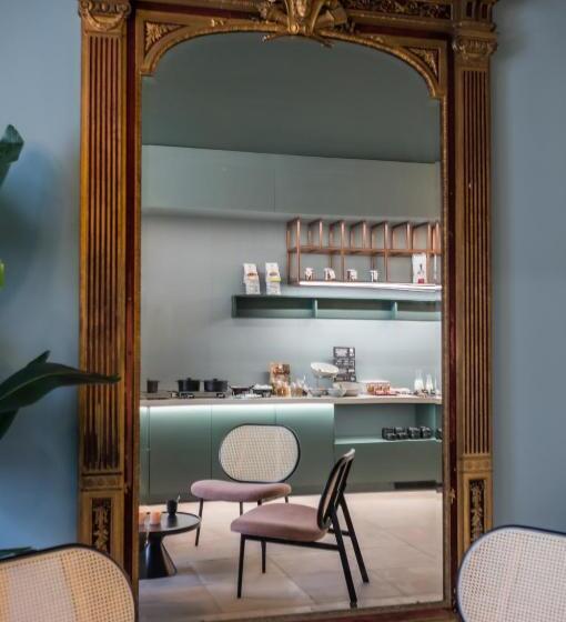 مجموعه ویستا شهر, Halbert