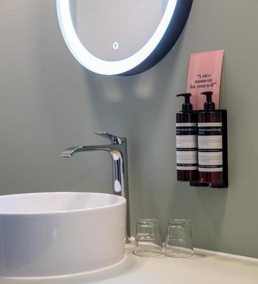 اتاق خانوادگی, Halbert