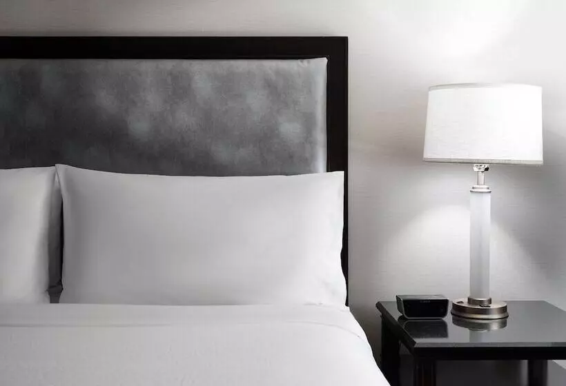 اتاق استاندارد با 2 تخت دوبل, Holiday Inn Hotel & Suites Boston Peabody By Ihg