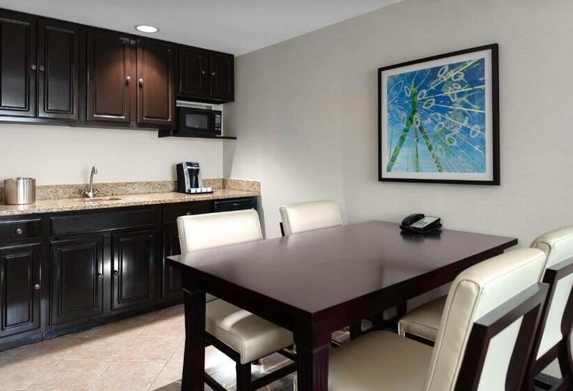 스위트 킹사이즈 침대, Holiday Inn Hotel & Suites Boston   Peabody By Ihg