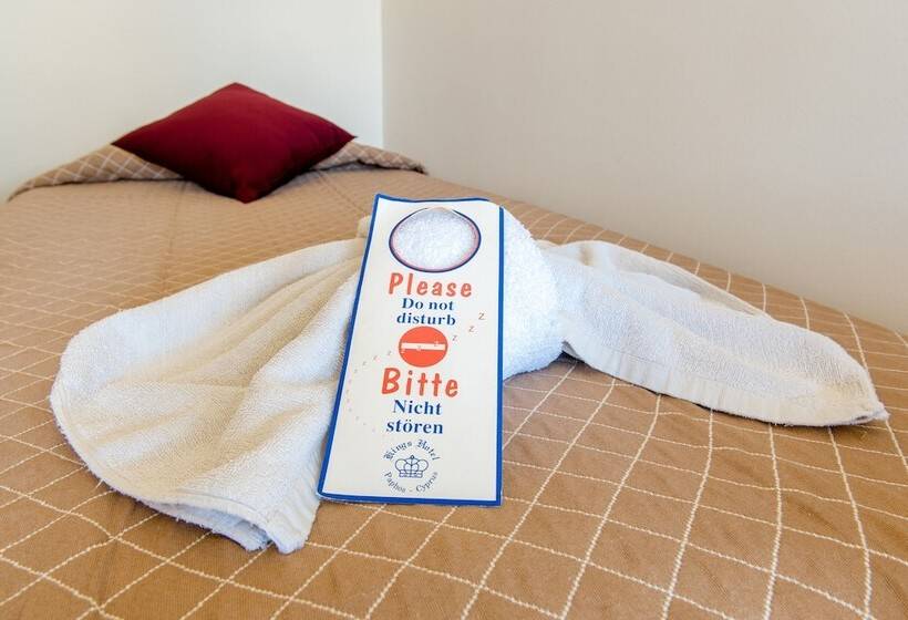 חדר סטנדרט לשלושה, King S