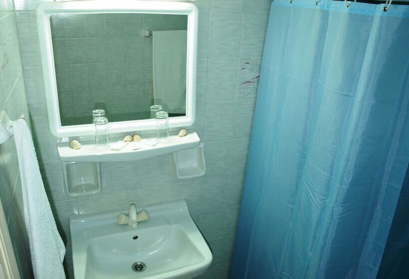 标准间, Levante Beach