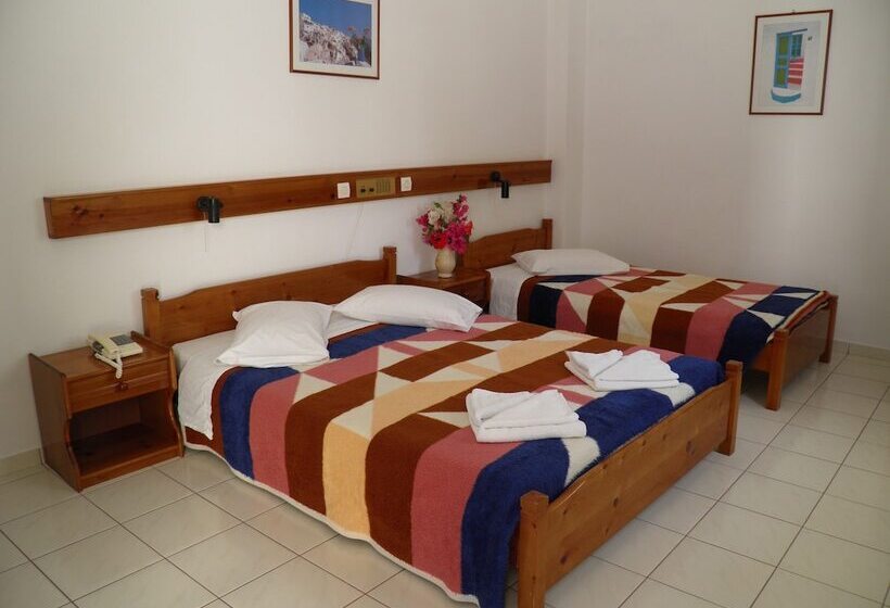 经济型三人房间, Levante Beach