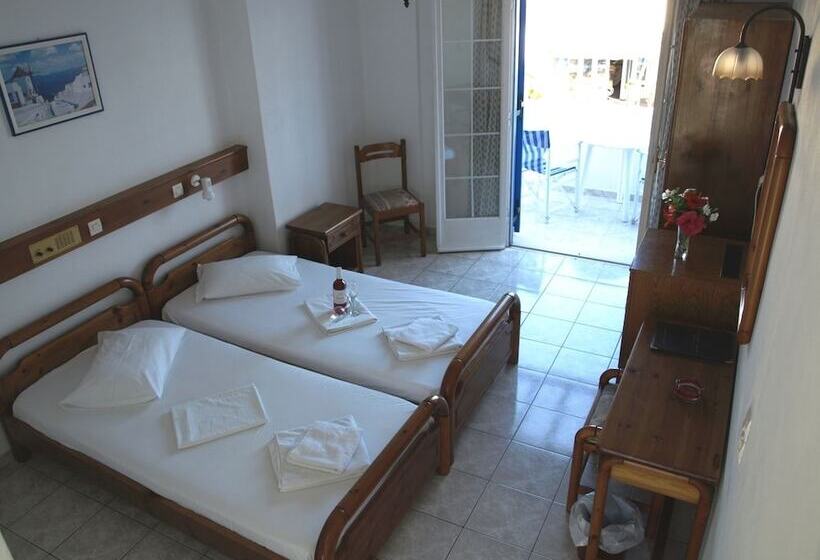 Chambre Triple Standard Vue Piscine, Levante Beach