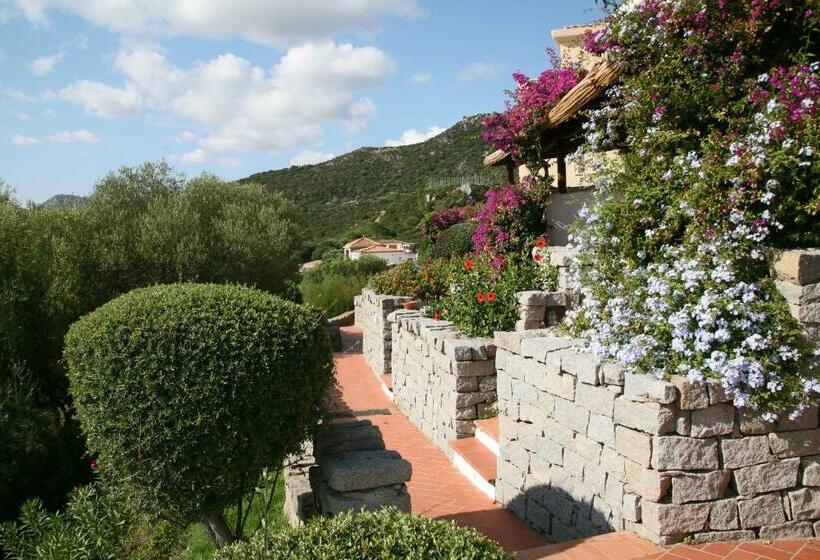 Quarto Clássico Vista Jardim, Palumbalza Porto Rotondo