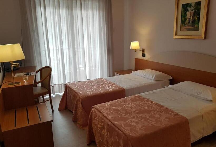 Номер Стандарт, Roero Park