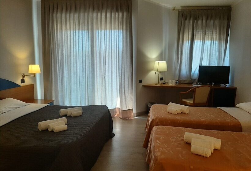 Номер Стандарт Трехместный, Roero Park