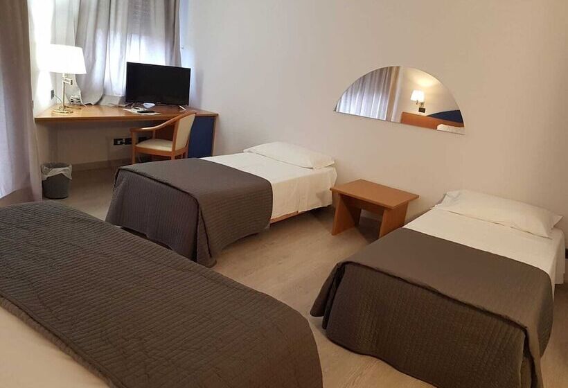 Номер Стандарт Трехместный, Roero Park