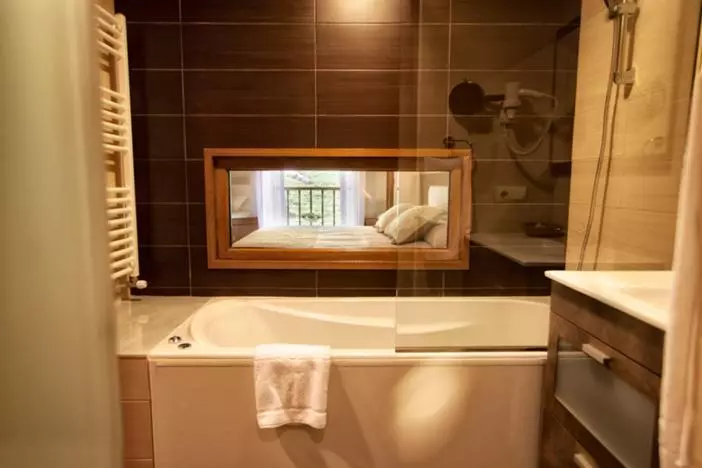 スパアクセス付きのスーペリアルーム, & Spa Villa De Mestas