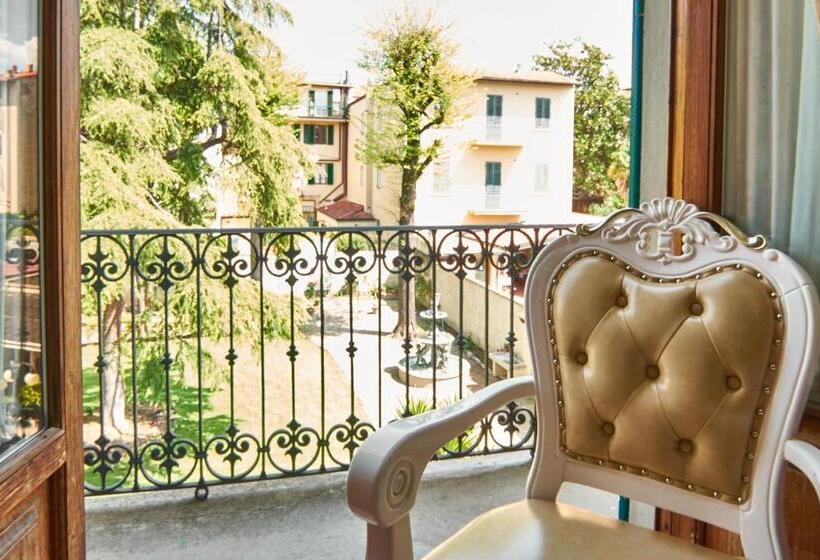 اتاق سوپریور با چشم‌انداز باغ, Villa Royal