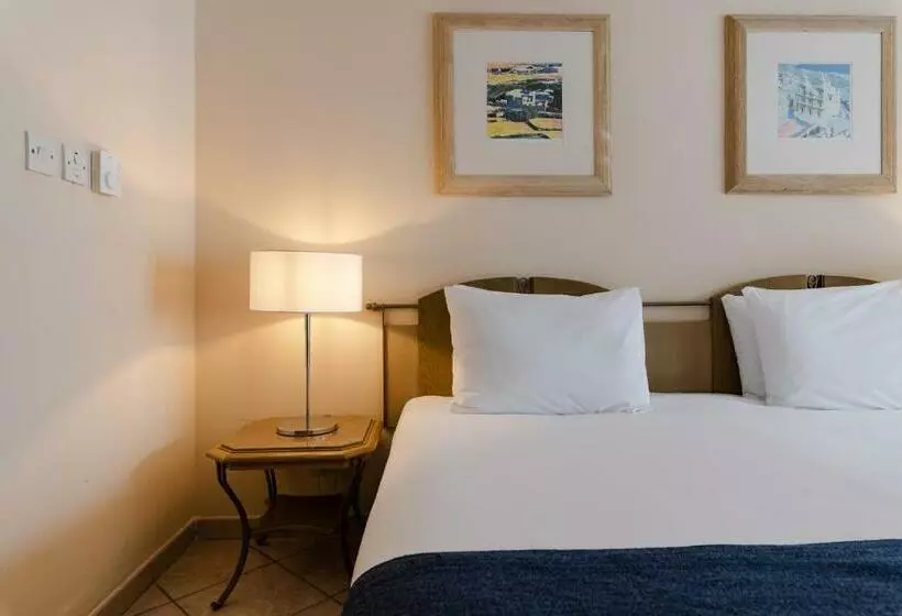 エコノミールーム, Maritim Antonine Hotel & Spa