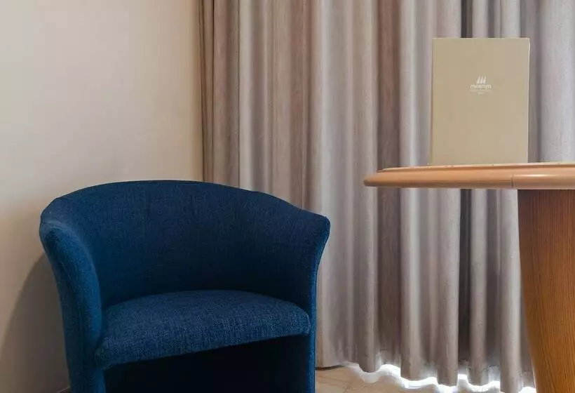 エコノミールーム, Maritim Antonine Hotel & Spa