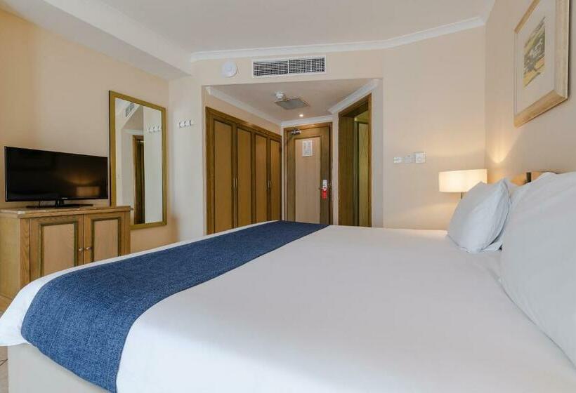 سوئیت جونیور با چشمانداز باغ, Maritim Antonine Hotel & Spa