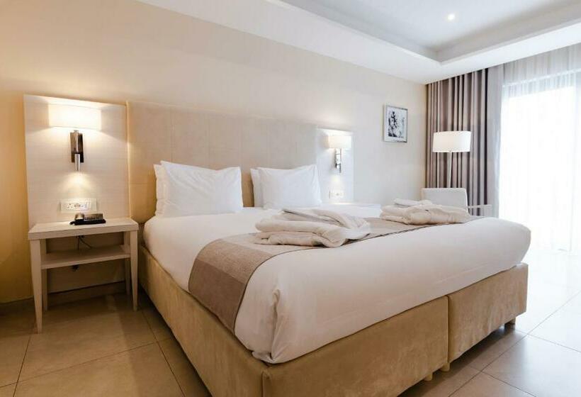سوییت خانوادگی, Maritim Antonine Hotel & Spa