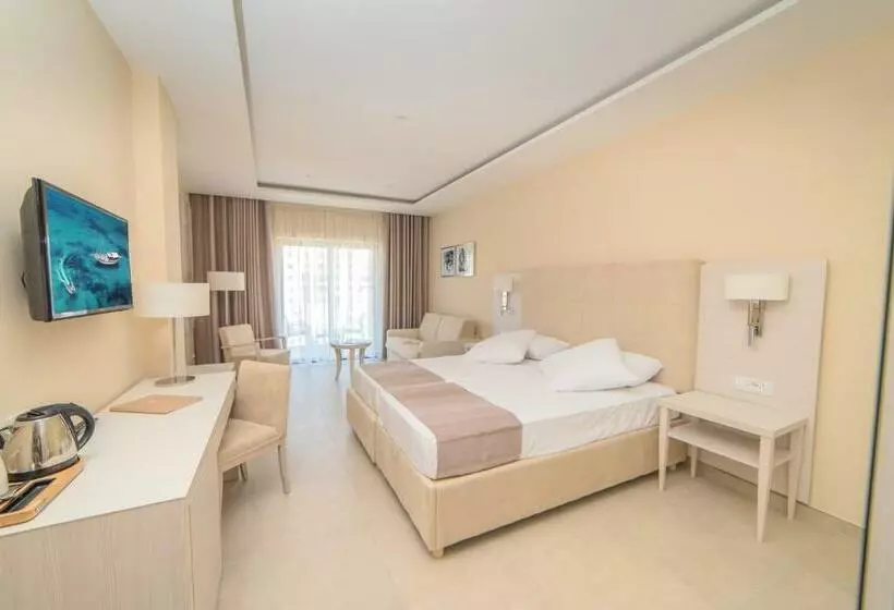 デラックスジュニアスイート, Maritim Antonine Hotel & Spa