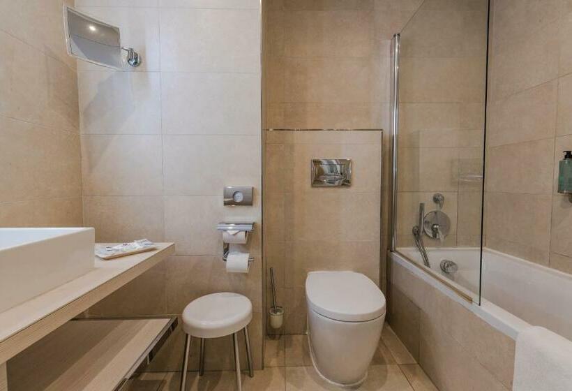 سوییت جونیور لوکس, Maritim Antonine Hotel & Spa