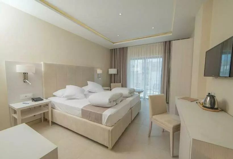 バルコニー付きデラックスルーム, Maritim Antonine Hotel & Spa