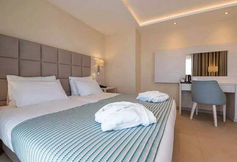 バルコニー付きデラックスルーム, Maritim Antonine Hotel & Spa