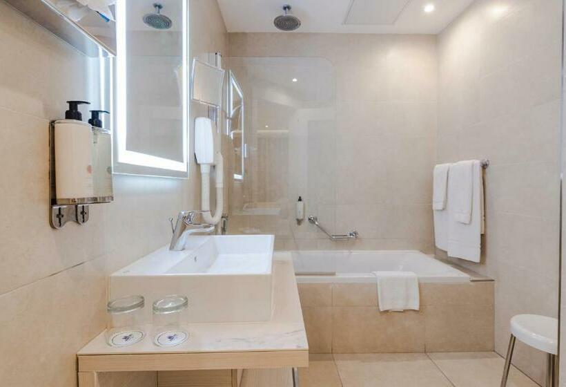 اتاق لوکس با چشمانداز باغ, Maritim Antonine Hotel & Spa