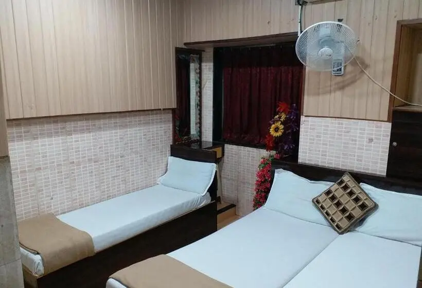 Economy Triple Room, Regal Plaza