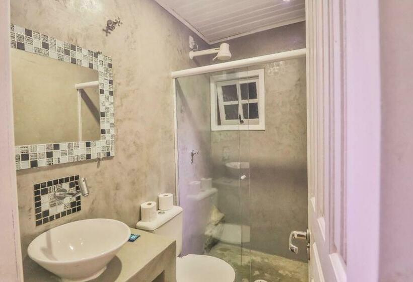 חדר סטנדרט לארבעה, La Gloria House