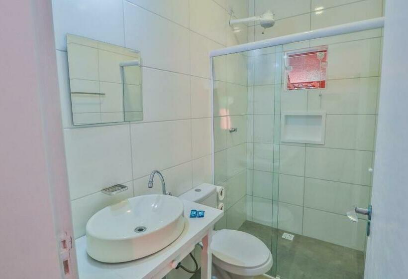 סוויטה, La Gloria House