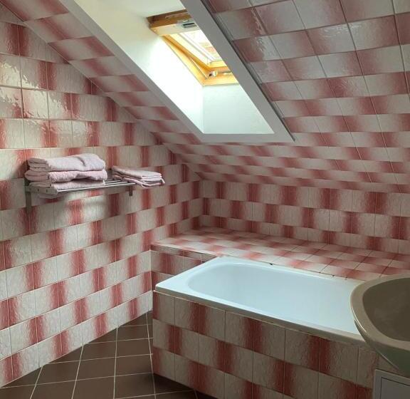 标准三人间, R Penzion