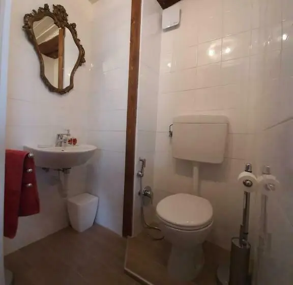 スタンダードルーム, B&b La Locanda Del Cinghiale