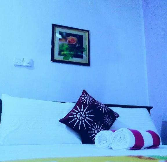 غرفة ديلوكس, Gloriya Mathews