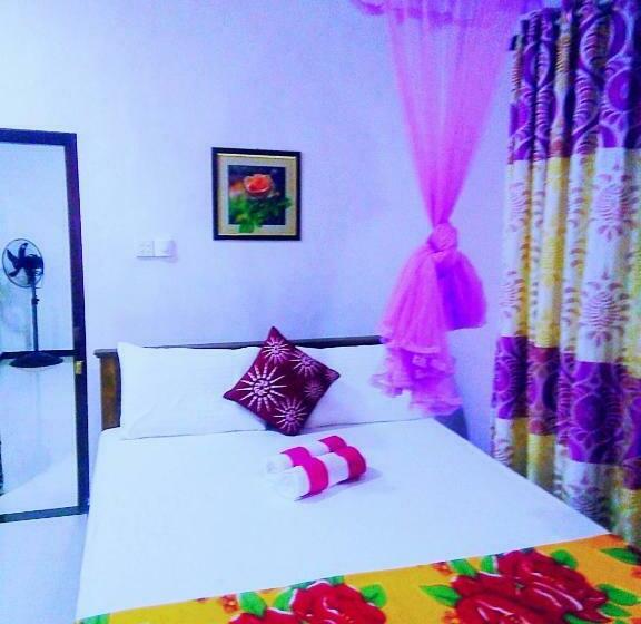 غرفة ديلوكس, Gloriya Mathews