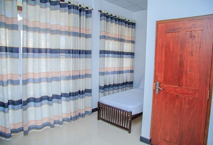 غرفة قياسية ثلاثية, Ruki Sea Reach