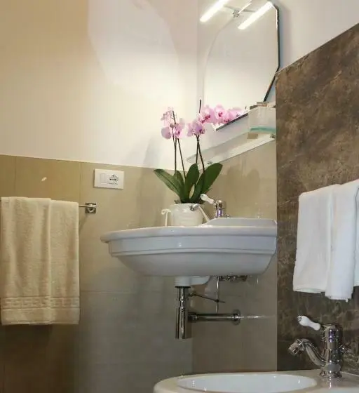 スタンダード４人部屋, B&b Palazzo Rochira